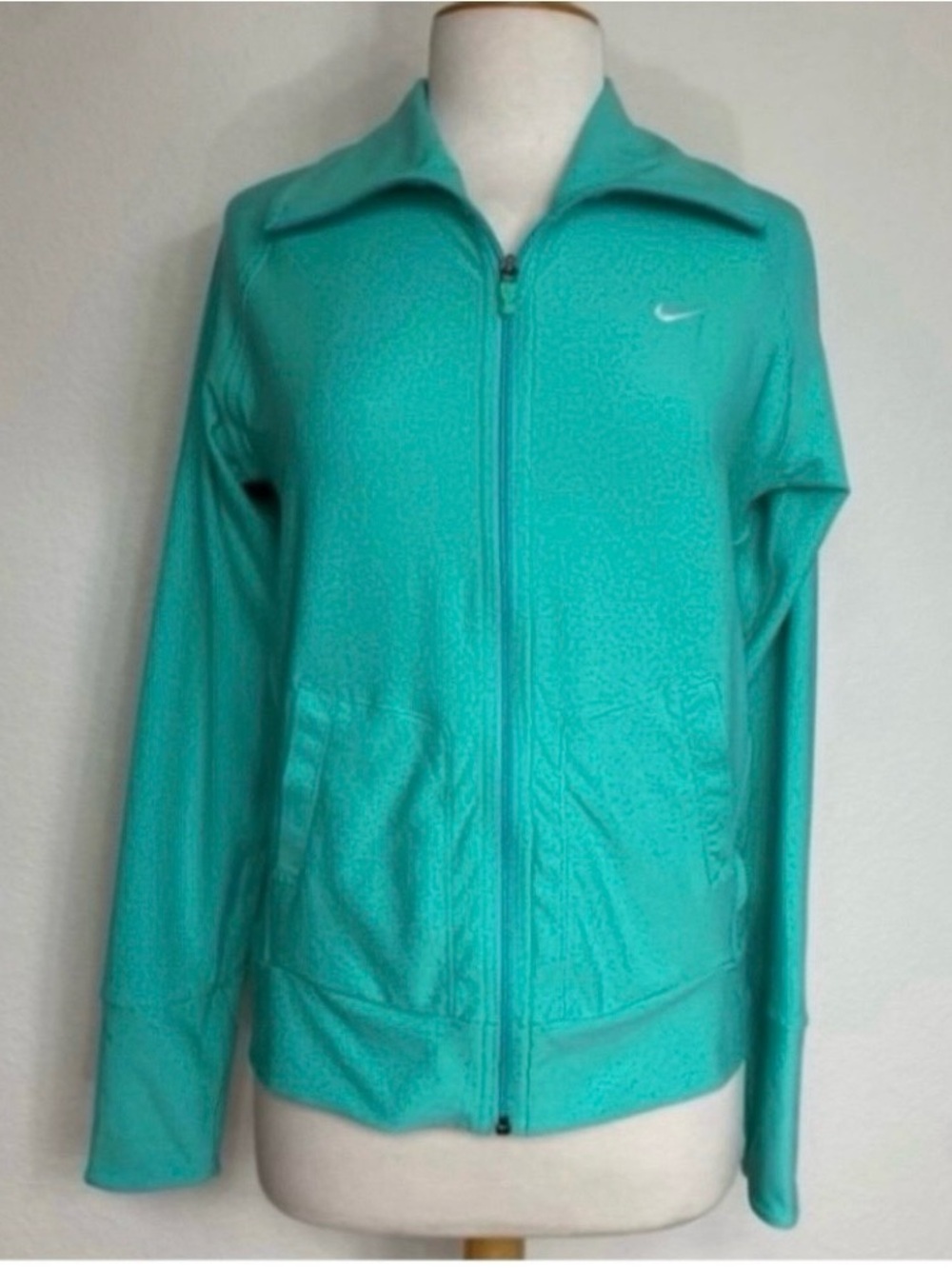 NWT New Nike Womens Dry Fit Mint Green Full Zip Track Jacket Size Medium Running